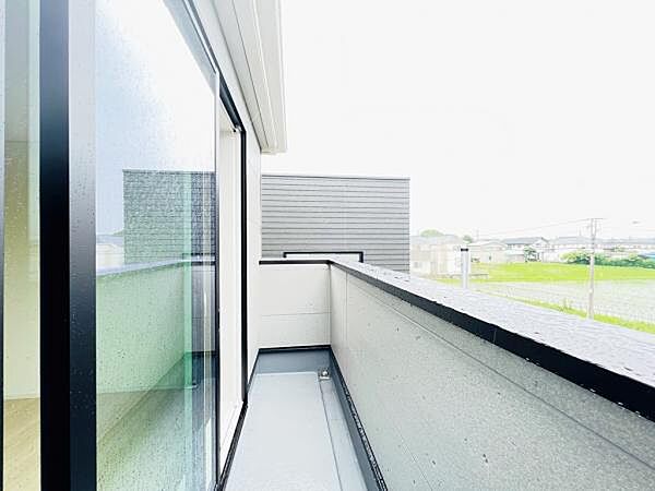 お洗濯ものを気持ち良く太陽の光で干せるのが嬉しいですね。