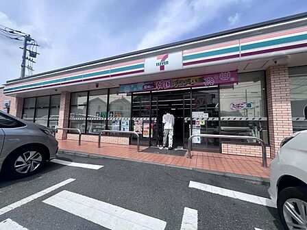 セブン-イレブン 大和林間1丁目店まで約570m（徒歩8分）
