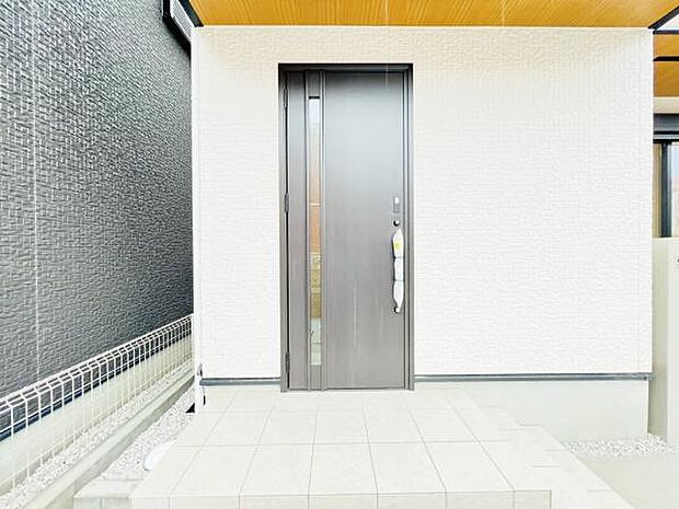 いつも気持ちよくご家族を迎えられる玄関です。