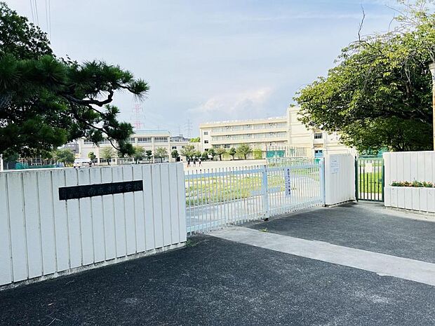 町田市立南成瀬中学校まで約500m(徒歩7分)