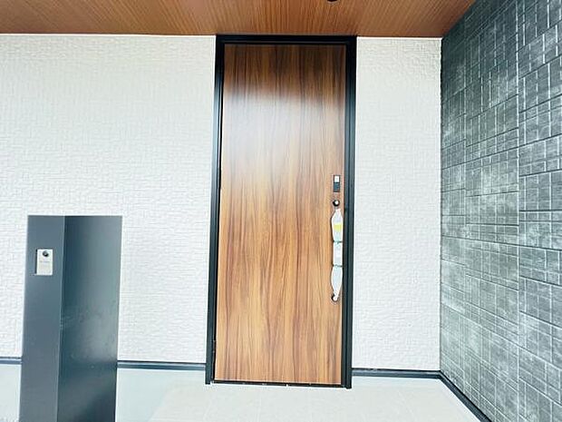 いつも気持ちよくご家族を迎えられる玄関です。