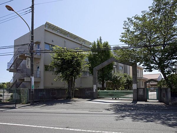 綾瀬市立綾北小学校まで約530m（徒歩7分）