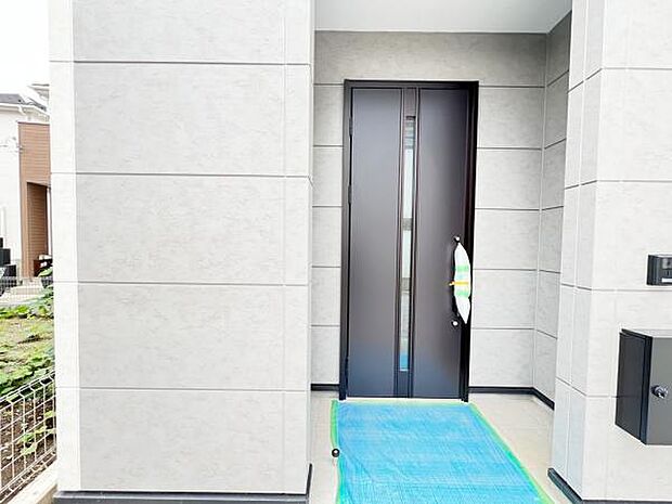 いつも気持ちよくご家族を迎えられる玄関です。