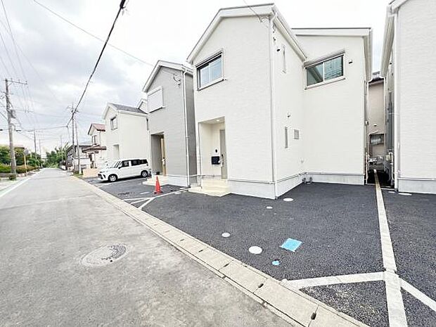 駐車場ももちろん完備しておりますのでお車所有の方にも心強いです。
