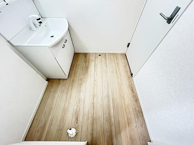 脱衣所は小さなお子様がいるご家庭にも重宝されます。