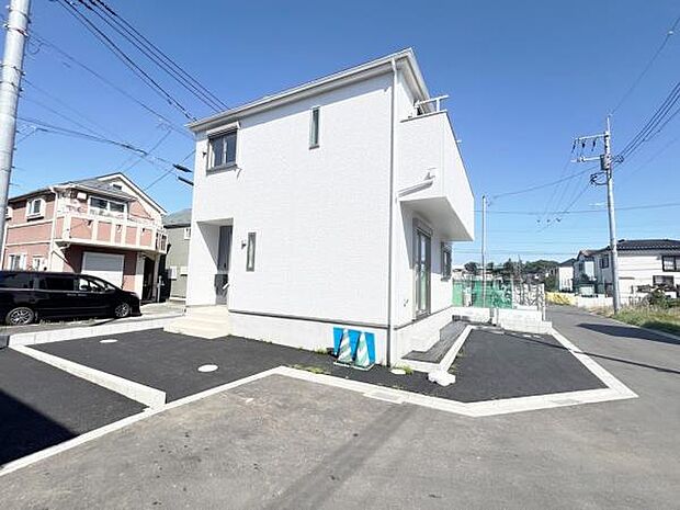 駐車場ももちろん完備しておりますのでお車所有の方にも心強いです。