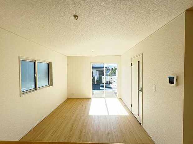 家族団らんの場所としてゆったりと居心地の良いリビングです。