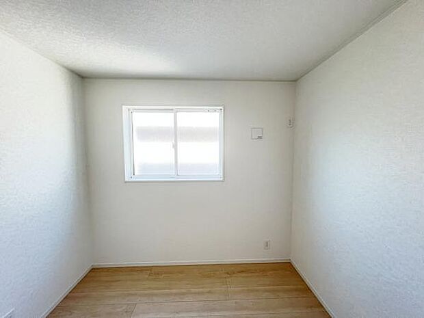 子供部屋にもちょうど良い大きさのお部屋です。