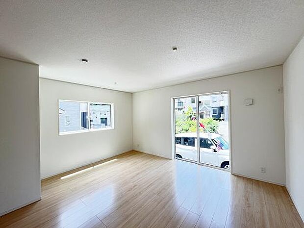 家族団らんの場所としてゆったりと居心地の良いリビングです。