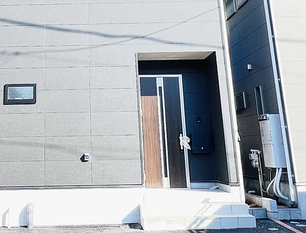 いつも気持ちよくご家族を迎えられる玄関です。