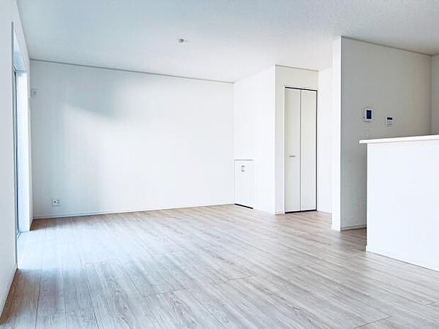 家族団らんの場所としてゆったりと居心地の良いリビングです。