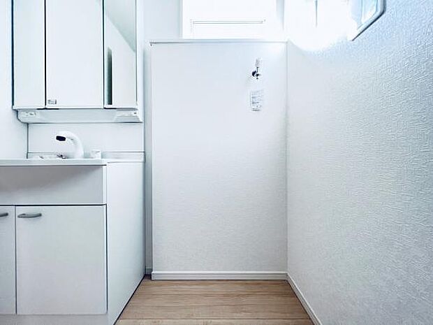 お天気を気にせずお洗濯ができ、室内干し可能です。