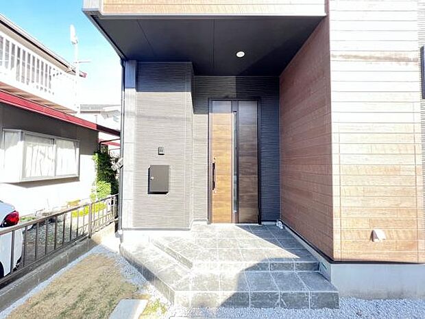 いつも気持ちよくご家族を迎えられる玄関です。
