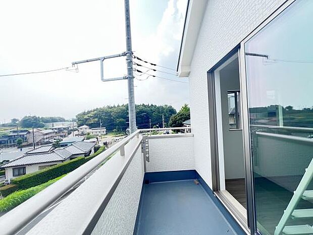 お洗濯ものを気持ち良く太陽の光で干せるのが嬉しいですね。