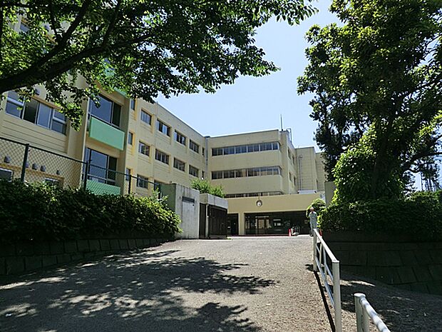 海老名市立杉久保小学校まで約610m(徒歩8分)