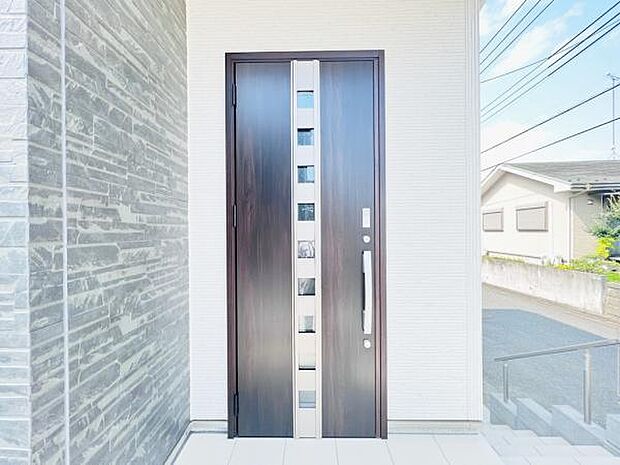 いつも気持ちよくご家族を迎えられる玄関です。