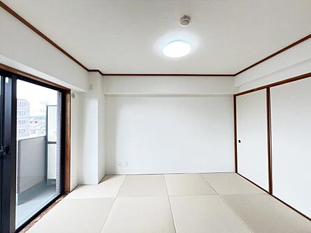 和室スペースです。畳のお部屋は寛げる空間ですね。