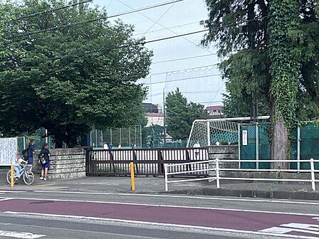 大和市立大和中学校まで約1300m（徒歩17分）
