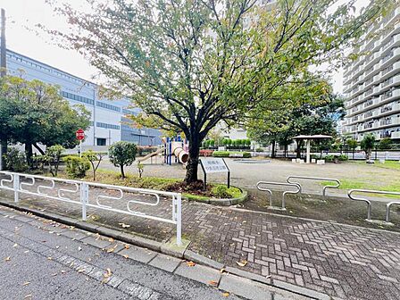 南橋本やまぶき公園まで約80m（徒歩1分）