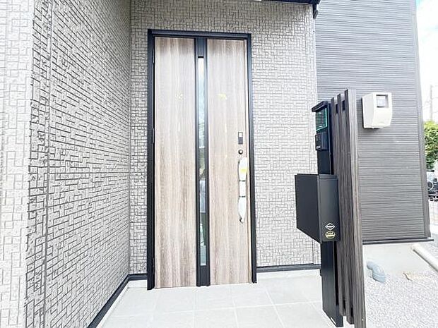 いつも気持ちよくご家族を迎えられる玄関です。