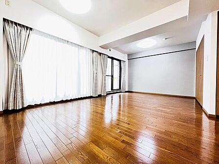 家族団らんの場所としてゆったりと居心地の良いリビングです。