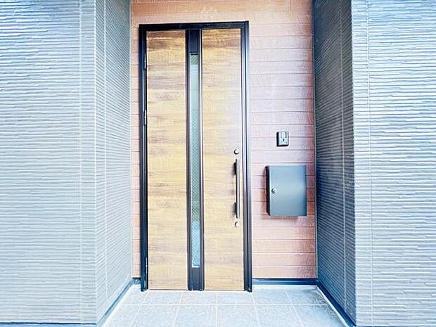いつも気持ちよくご家族を迎えられる玄関です。
