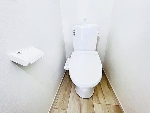 各階にトイレを設けており、ご家族が揃う時もゆとりをもってご利用いただけます。