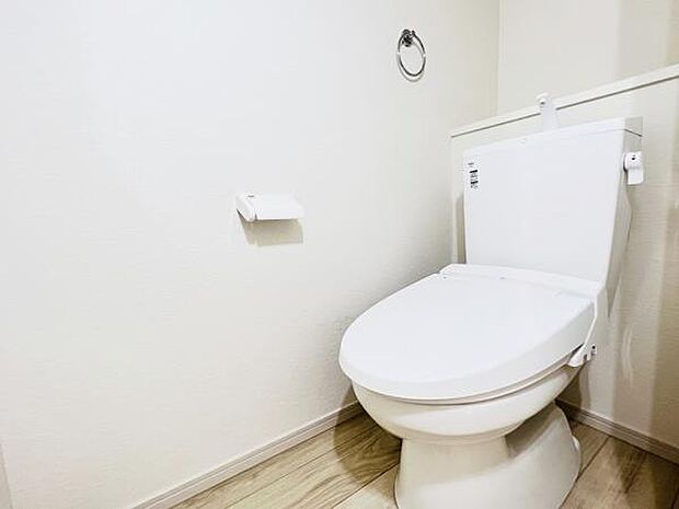 各階にトイレを設けており、ご家族が揃う時もゆとりをもってご利用いただけます。