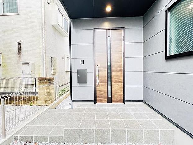 いつも気持ちよくご家族を迎えられる玄関です。