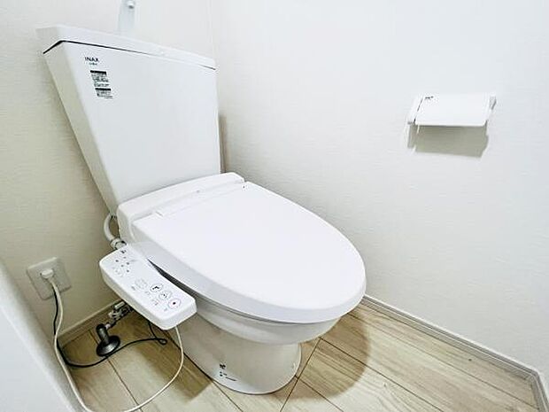 各階にトイレを設けており、ご家族が揃う時もゆとりをもってご利用いただけます。