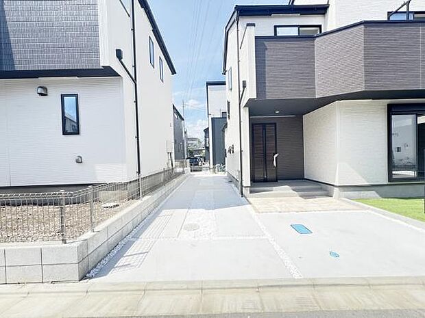 駐車場ももちろん完備しておりますのでお車所有の方にも心強いです。