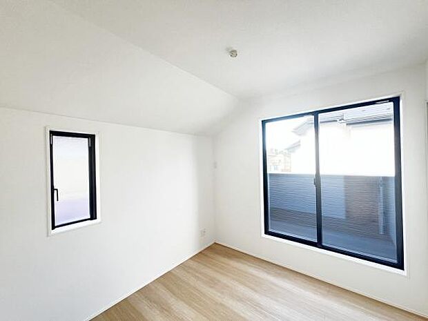 子供部屋にもちょうど良い大きさのお部屋です。