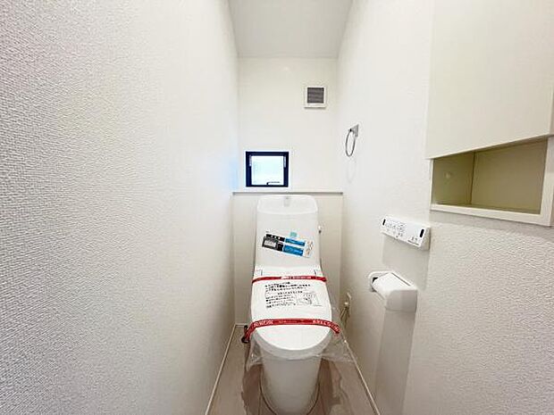 各階にトイレを設けており、ご家族が揃う時もゆとりをもってご利用いただけます。