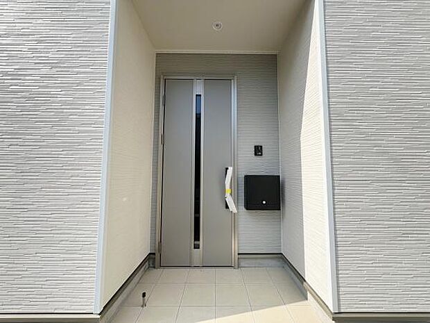 いつも気持ちよくご家族を迎えられる玄関です。