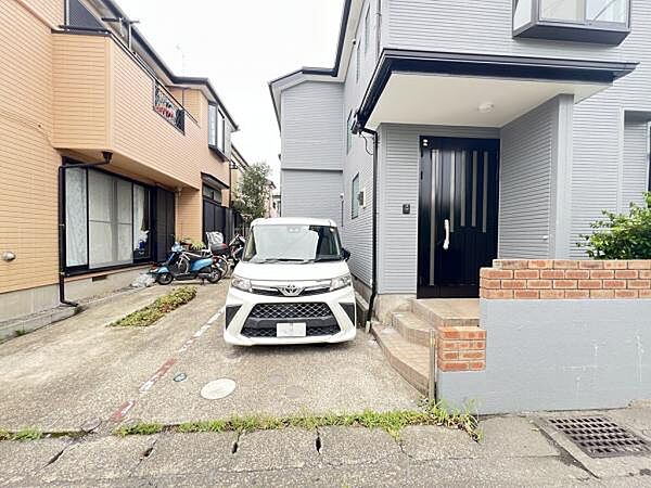 駐車場ももちろん完備しておりますのでお車所有の方にも心強いです。