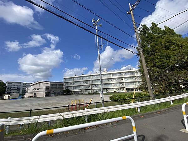 町田市立藤の台小学校まで約480m（徒歩6分）