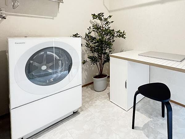 お天気を気にせずお洗濯ができ、室内干し可能です。