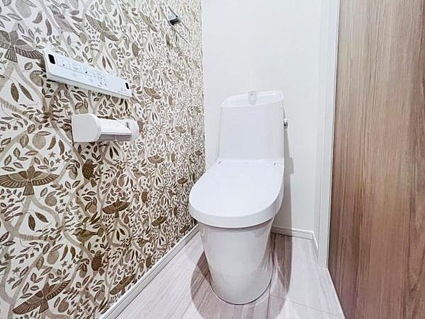各階にトイレを設けており、ご家族が揃う時もゆとりをもってご利用いただけます。