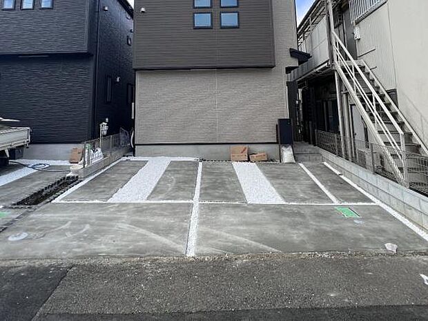 駐車場ももちろん完備しておりますのでお車所有の方にも心強いです。