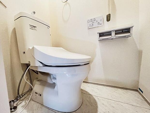 各階にトイレを設けており、ご家族が揃う時もゆとりをもってご利用いただけます。