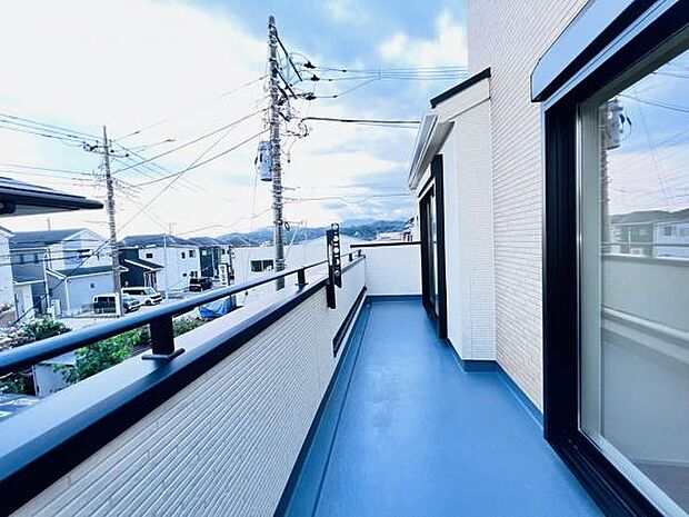 お洗濯ものを気持ち良く太陽の光で干せるのが嬉しいですね。