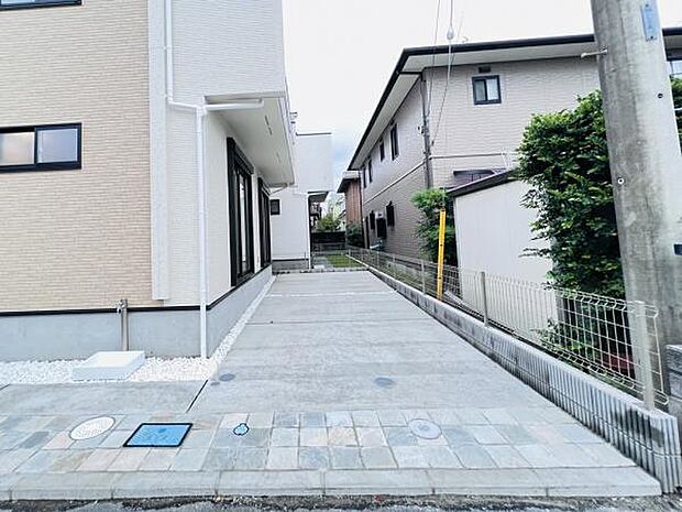 駐車場ももちろん完備しておりますのでお車所有の方にも心強いです。