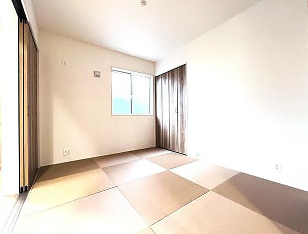 和室スペースです。畳のお部屋は寛げる空間ですね。