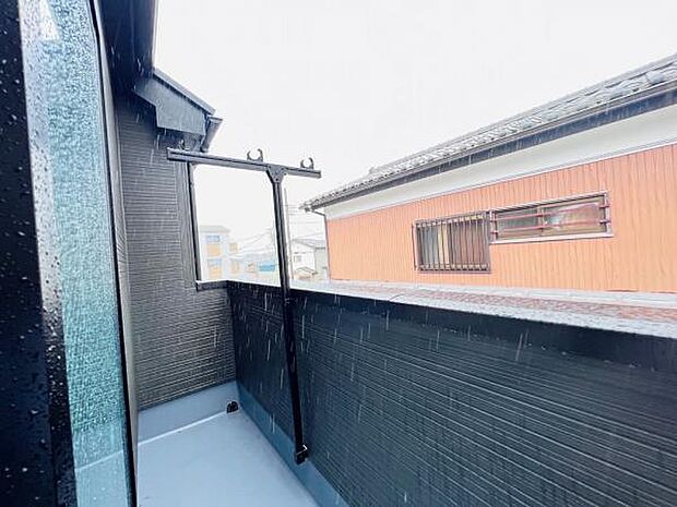 お洗濯ものを気持ち良く太陽の光で干せるのが嬉しいですね。