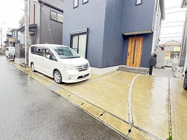駐車場ももちろん完備しておりますのでお車所有の方にも心強いです。