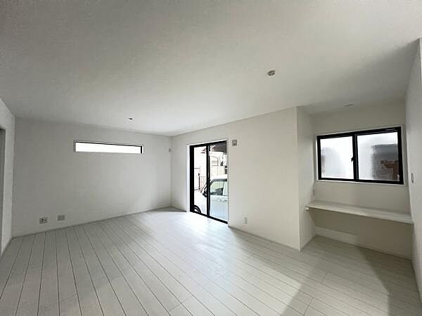 家族団らんの場所としてゆったりと居心地の良いリビングです。