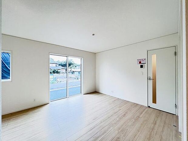 家族団らんの場所としてゆったりと居心地の良いリビングです。