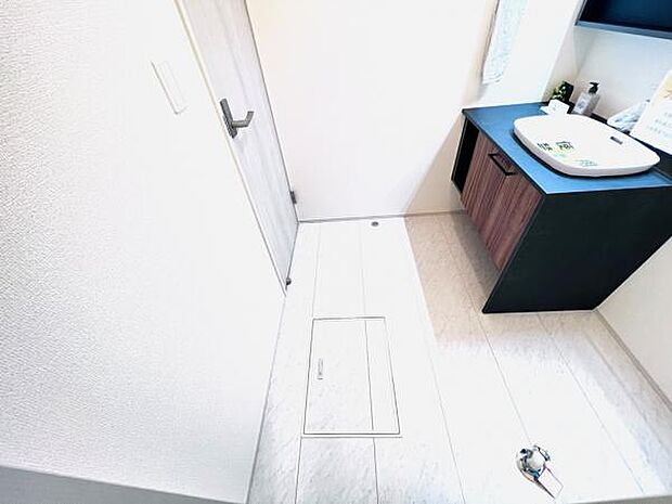 脱衣所は小さなお子様がいるご家庭にも重宝されます。