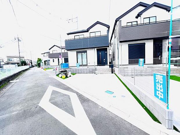 駐車場ももちろん完備しておりますのでお車所有の方にも心強いです。