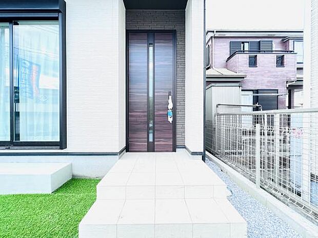 いつも気持ちよくご家族を迎えられる玄関です。